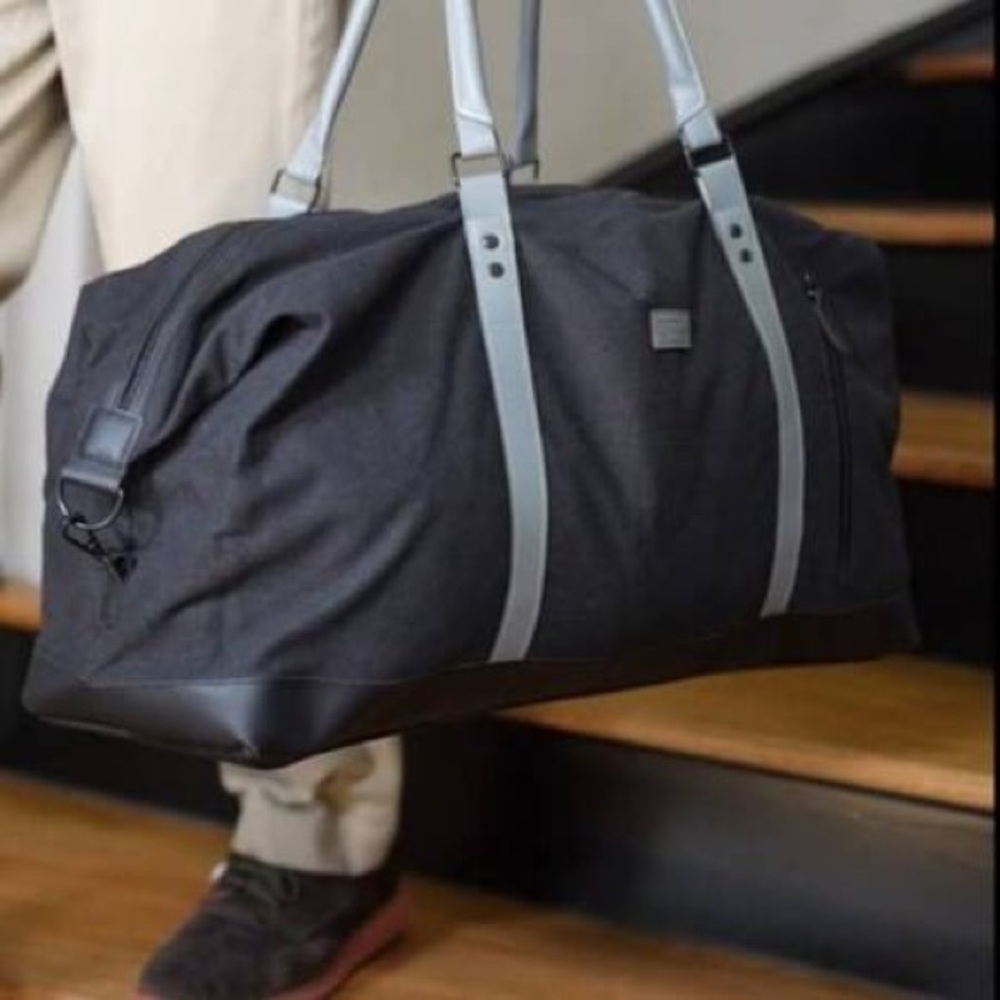 Bella Russo 24 in Weekender Overnight Bag